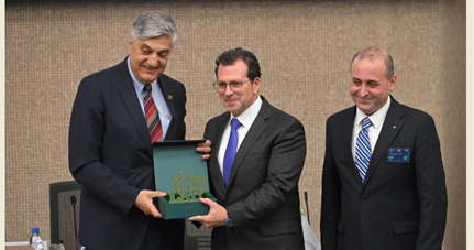 شحادة ممثلا رئيس الجمهورية في إفتتاح المؤتمر الخامس للاتصالات في "LAU": ملتزمون بناء الدولة