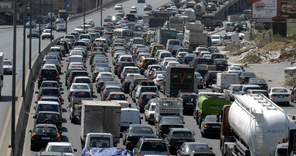 زحمة سير خانقة شهدتها مداخل العاصمة وضواحيها احتجزت المواطنين داخل سياراتهم