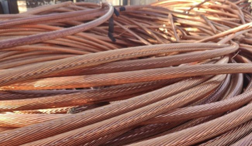 سرقة كابلات كهربائية بين بلدتي تعيد وبسري