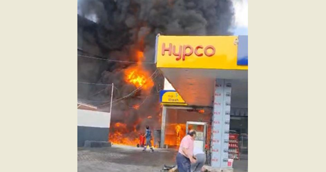 حريق في محطة محروقات في منطقة بعبدا - الحدت