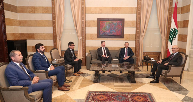 وزير الداخلية التقى لاثارو: لبنان حريص على أقصى درجات التعاون