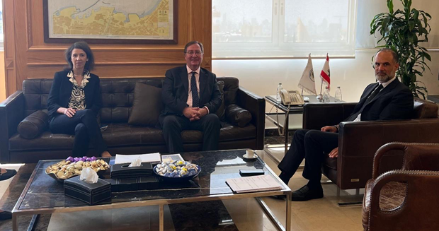 رسامني استقبل السفير البريطاني ووفداً من تجمع شركات الشحن في مرفأ بيروت: الاستقرار الأمني يشجع على جذب الاستثمار.