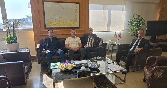 عبد الله بحث مع وزير الاشغال في ملف صيانة الطرقات في اقليم الخروب