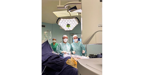 مستشفى أوتيل ديو يعلن تقنية جراحية متقدمة ونادرة في جراحة الكلى لدى الأطفال