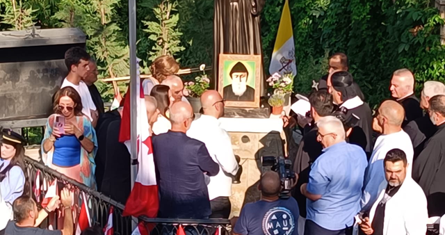 تكريس ومباركة تمثال القديس شربل عند مدخل بقاعكفرا برعاية البطريرك الراعي