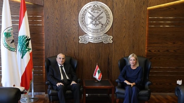 وزير الدفاع استقبل بلاسخارت وتأكيد التعاون مع" اليونيفيل" والالتزام بالقرار1701