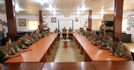 قائد الجيش تفقد قيادة فوج الهندسة في الوروار وقدم التعازي بالشهداء: المؤسسة العسكرية ستواصل أداء مهماتها مهما بلغت الصعوبات