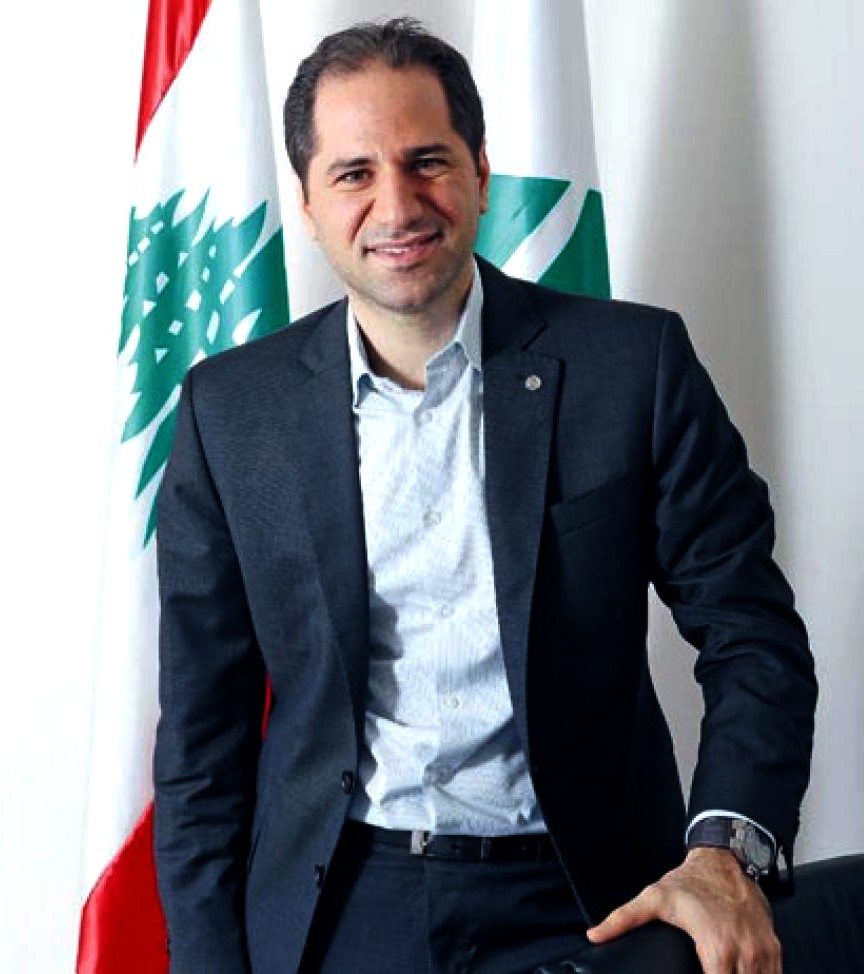 الجميل: على السلطات الحسم في ملفي السلاح والتفاوض وعدم ترك القرار لأقلية مرهونة بتقرير مصير غالبية حرّة