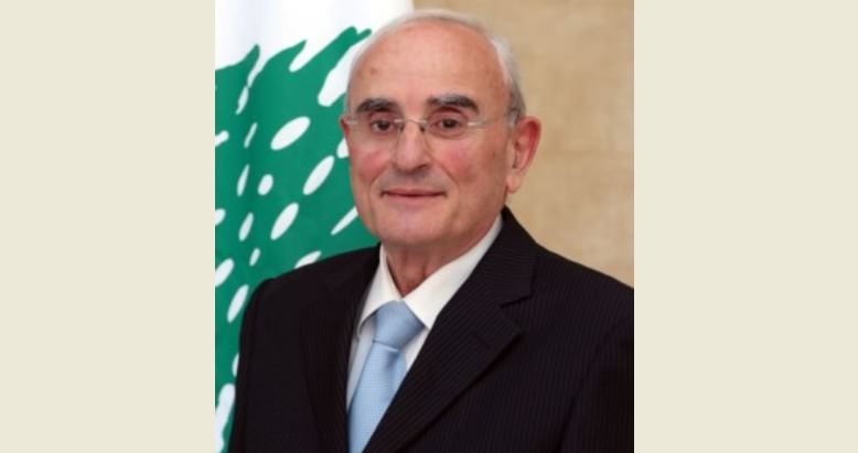 وزير الدفاع يغادر إلى اليونان في زيارة رسمية